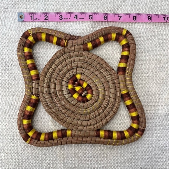 Pine Needle Wrapped Handwoven Honduran Trivet-$ for Women in Honduras 🇭🇳 - Picture 2 of 4